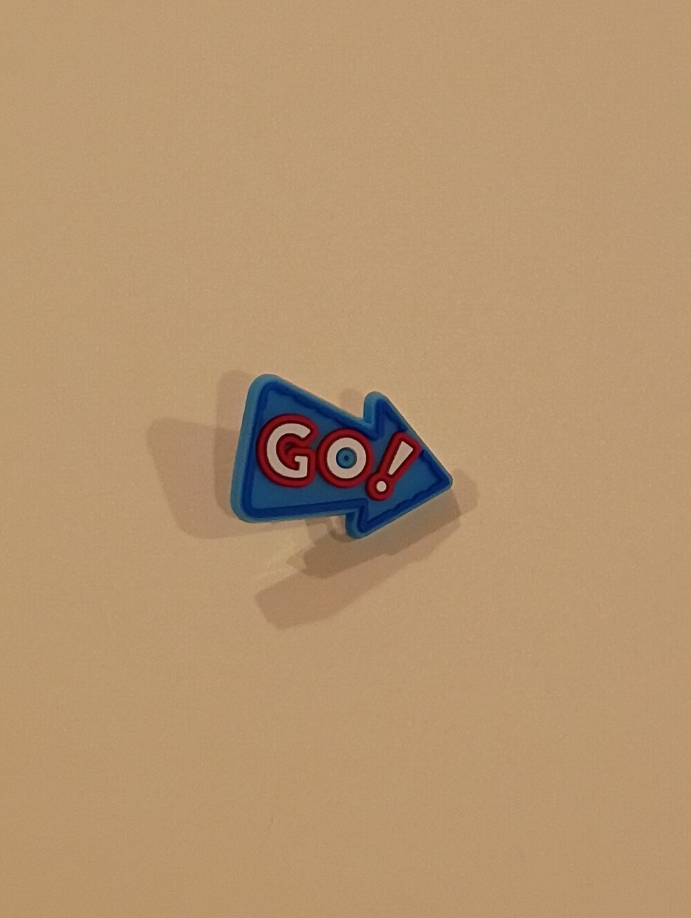 10 for $10 Jibbitz Croc Charm - Blue 'Go!' Arrow - Circus Carnival Themed